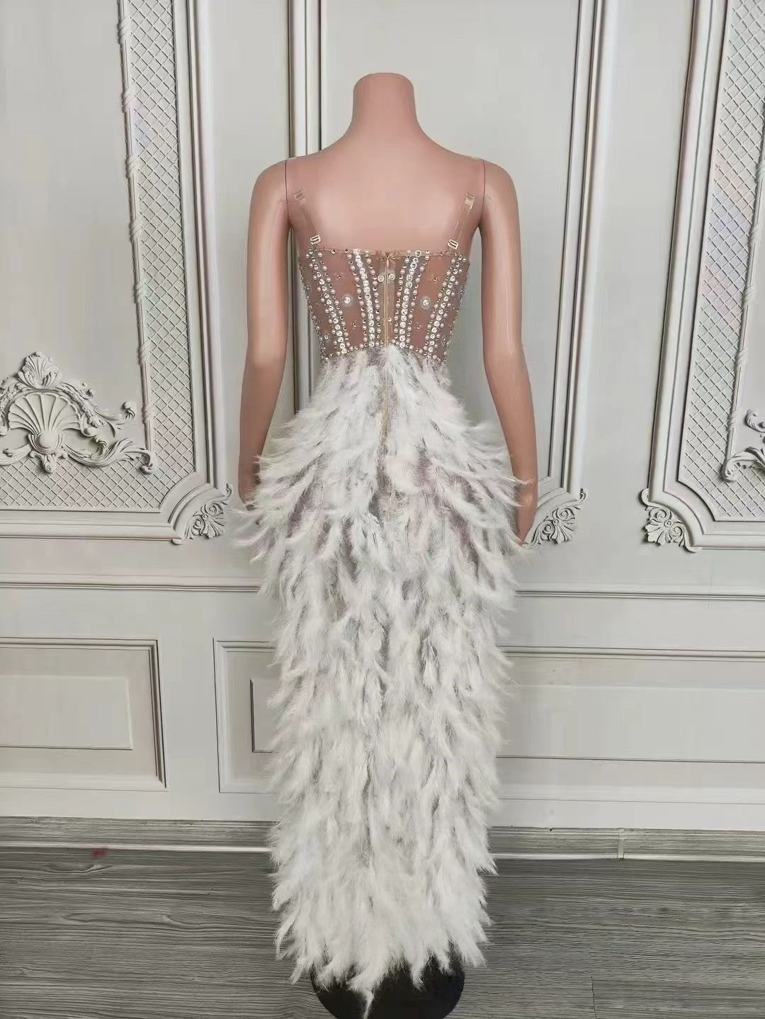 Luxurious Designer Women's Elegant Prom Gown / Black Evening Dress — Featuring Sequin Embellishments and a Moderate High Waistline