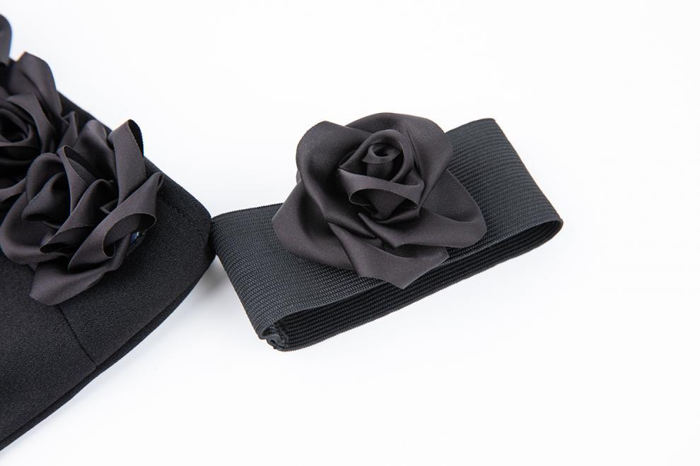 夏季新品：无袖高腰3D蕾丝连衣裙——优雅性感。露肩修身休闲中长裙——夜店派对理想之选。