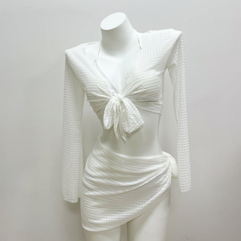 Early Spring New Arrival: Western-Style 3-Piece Swimsuit Set | Halter-Neck, Backless, Stretchy & Quick-Drying | Printed Kimono-Style Sun Protection Cover-Up | The Ultimate Seaside Vacation Photo Prop
